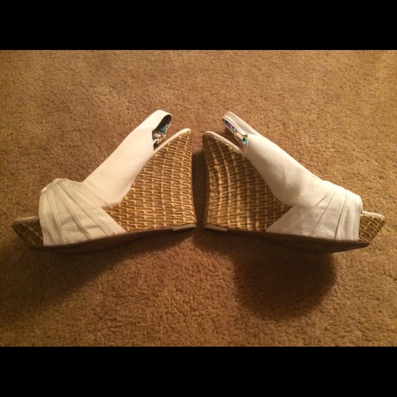 Qupid Bow Canvas Peep Toe Wedge size 10 - Picture 5 of 9